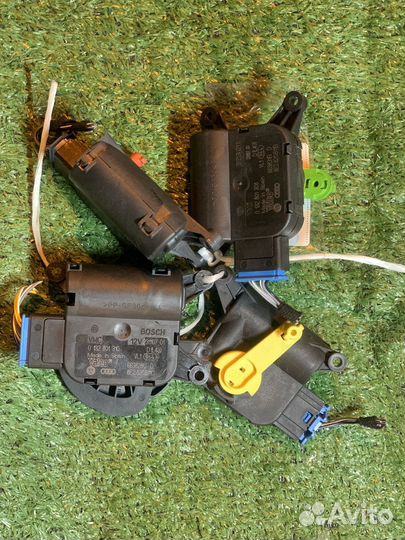 Сервопривод печки 8E2820511B Audi A4 B7 8ED 8E2820