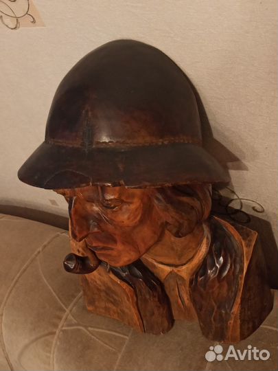 Скульптура Курящий гуцул с люлькой (трубкой)