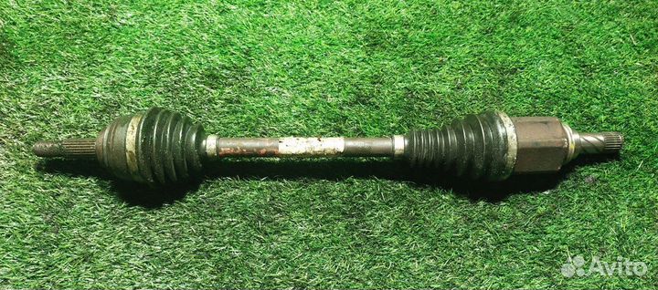 Полуось передняя левая Renault Sandero