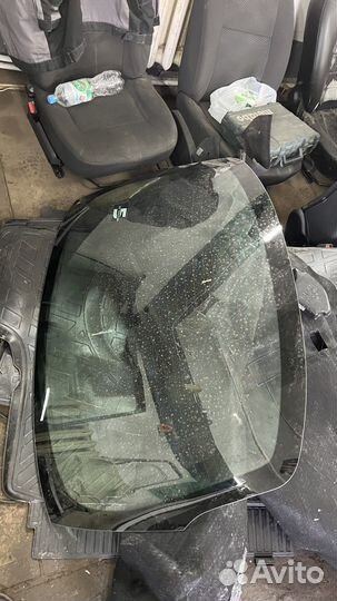 Заднее ветровое стекло киа к5