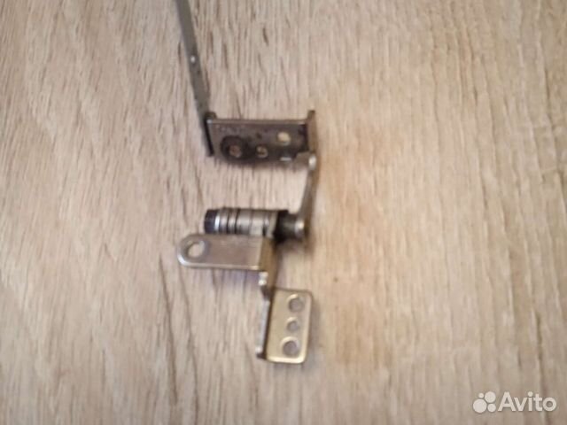 Левая петля Toshiba satellite C650-14E