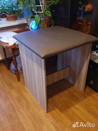 Продам стол