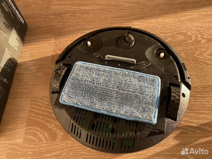 Робот пылесос Redmond RV-R350