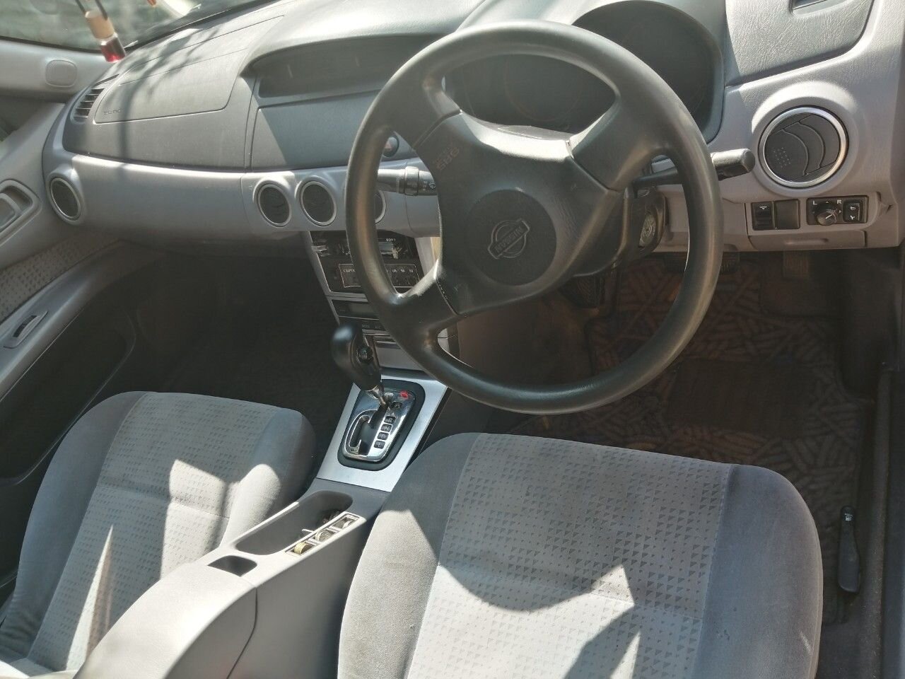 Nissan Avenir: фото из отзыва