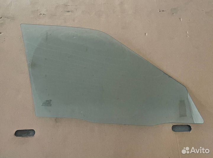 Стекло переднее левое на Daewoo Espero