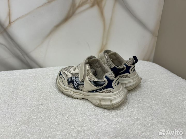 Сандалии и кроссовки