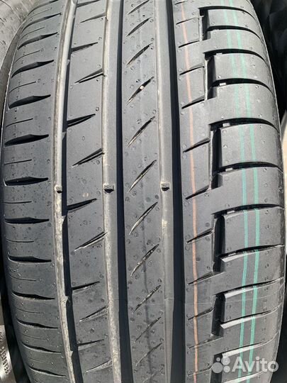 Continental PremiumContact 6 215/55 R17 94V