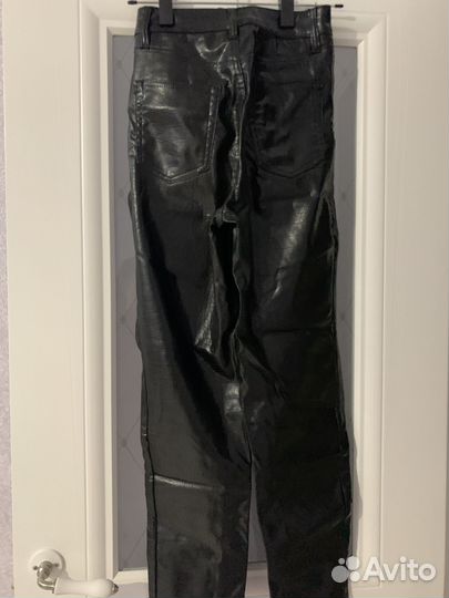 Брюки кожаные hm