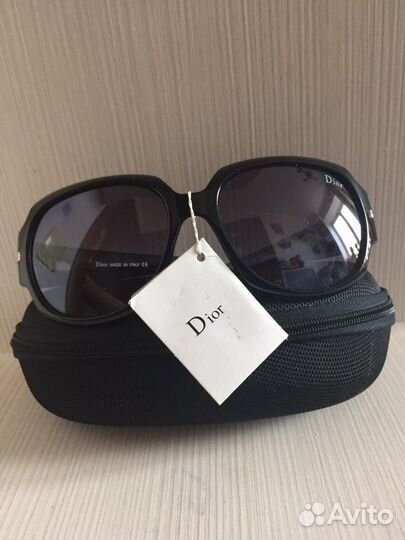 Очки солнцезащитные