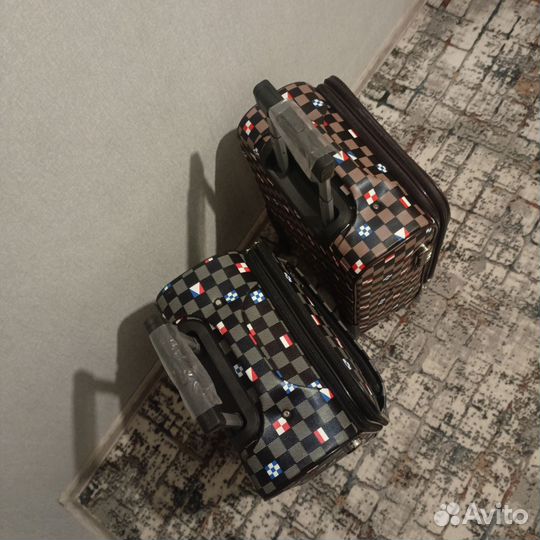 Чемодан на колесах