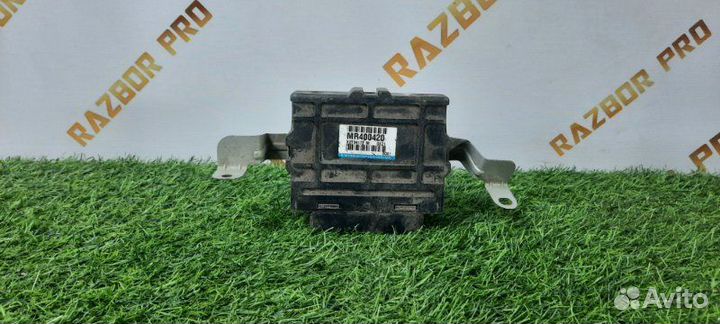 Блок управления абс Mitsubishi Pajero 3 V60/V70