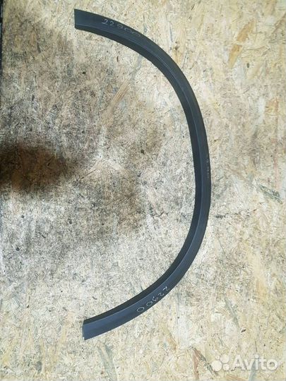 Молдинг крыла заднего правого Mercedes-Benz