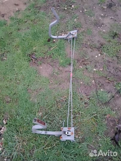 Петли, крепления багажника Nissan