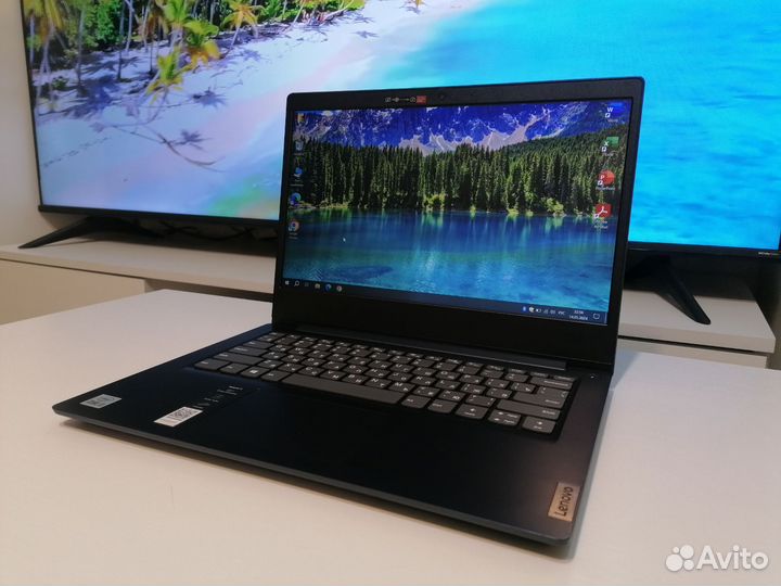 Мощный ультрабук Lenovo 2021 года как новый