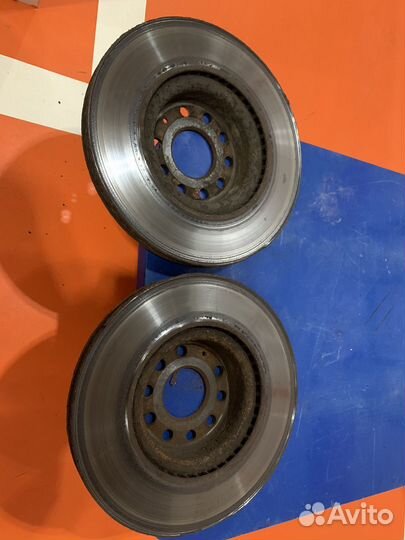 Пара передних оригинальных тормозных дсиков