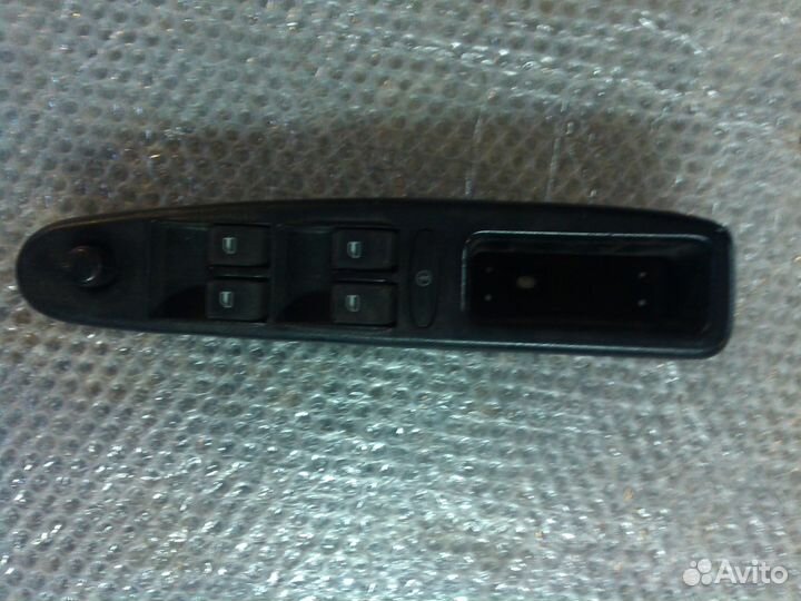 Чери Амулет-блок кнопок стеклоподъемников