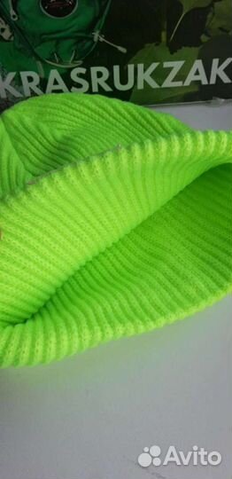 Шапка яркая теплая