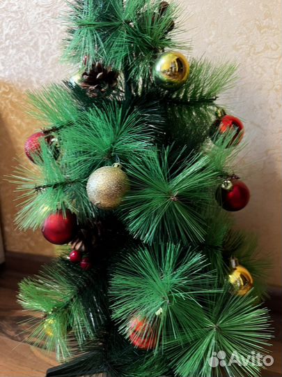 Елка искусственная с игрушками