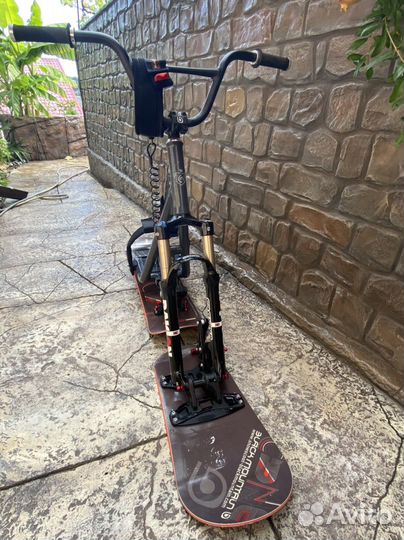 Сноускут, сноускейт, санки, снежный транспорт