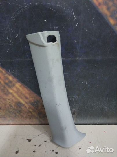 Обшивка салона правая Volkswagen Passat Variant B5