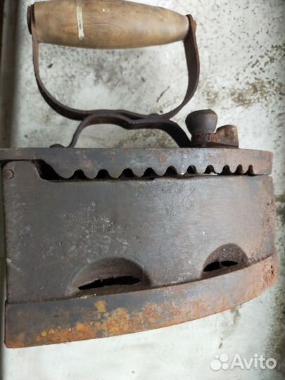 Утюг чугунный старинный