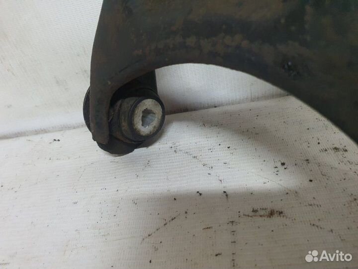 Рычаг подвески левый Рено Симбол 2004