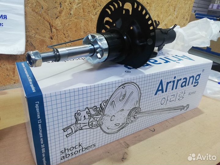 Амортизатор (стойка) передний Ford Focus 3