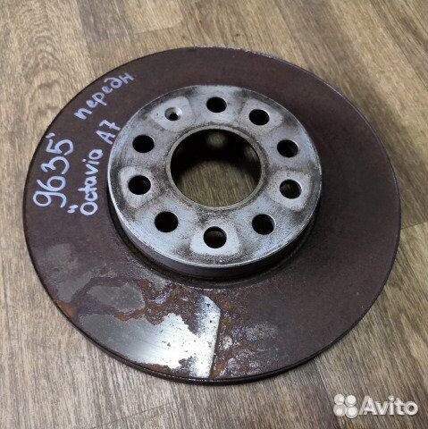 Тормозной диск передний Skoda Octavia A7 CHP 2014