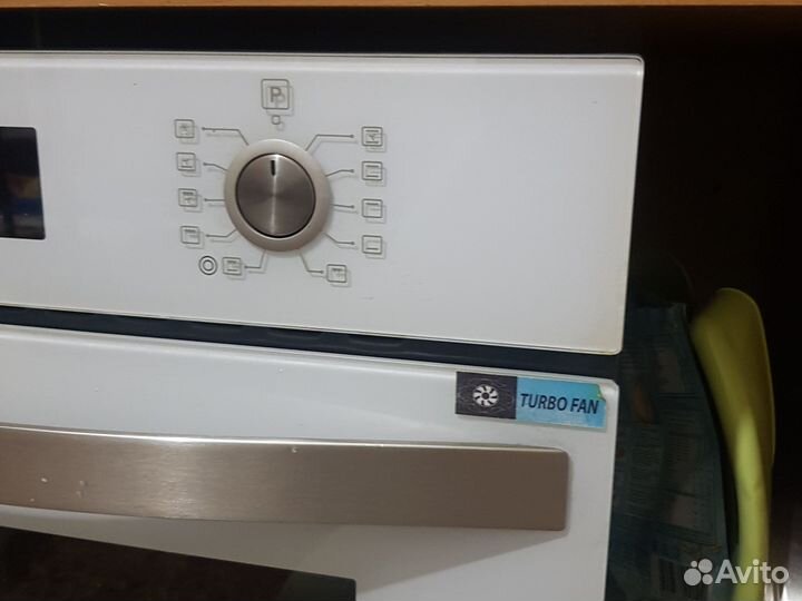 Электрический встраиваемый духовой шкаф