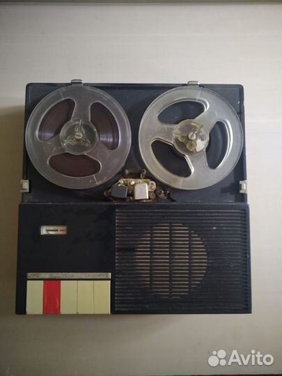 Магнитофон Лира