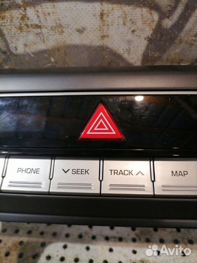 Рамка центральная в торпедо Hyundai Sonata 7 (LF)