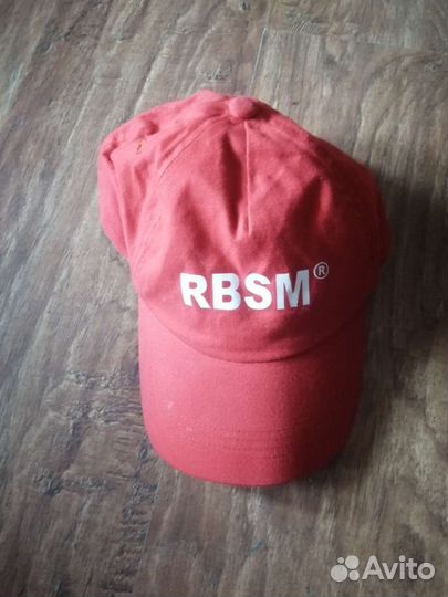 Бейсболка, шарф с подписью