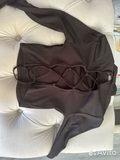 Черный логслив с открытой спиной