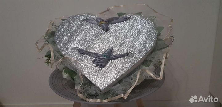 Свадебное украшение на автомобиль