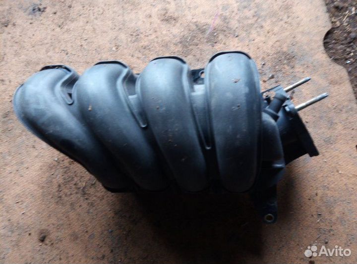 Коллектор впускной Toyota Wish ZNE10 1ZZ