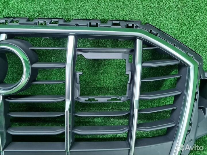 Решетка радиатора Audi Q7/SQ7