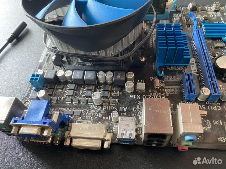 Материнская плата с процессором и оперативной памя