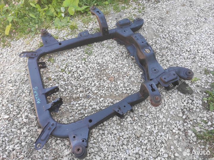 Подрамник передний Opel Astra G