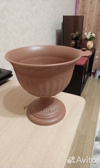 Цветочные горшки разных размеров пластик