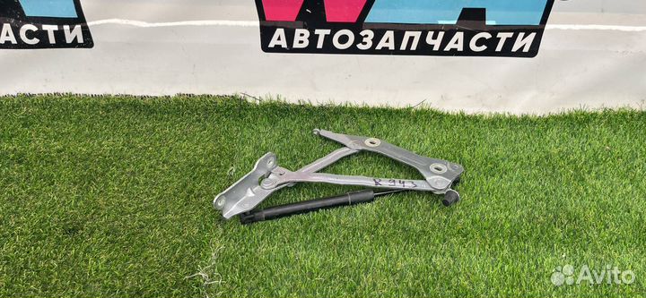 Петля крышки багажника левая Ford Mustang