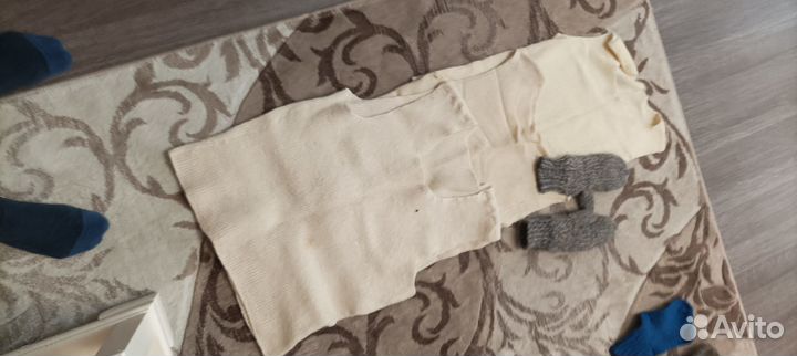 Шерстяные носки и жилетки