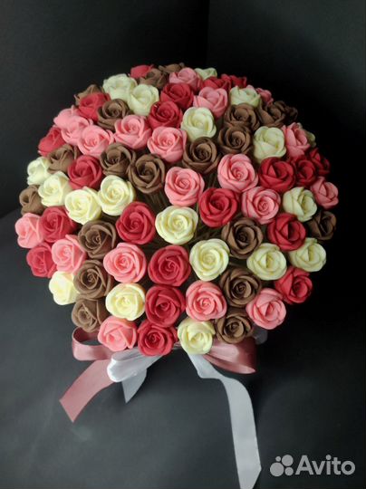 Шоколадные Розы - 51 шт в Шляпной Коробке