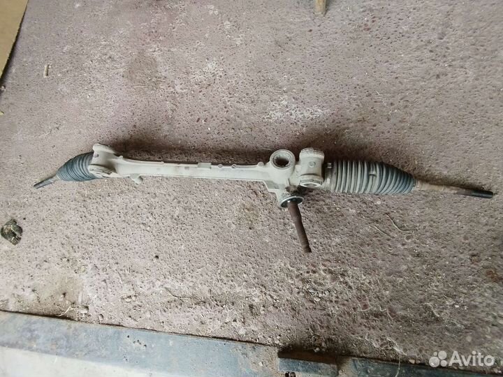 Рулевая рейка Toyota yaris 2008