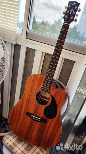 Акустическая гитара