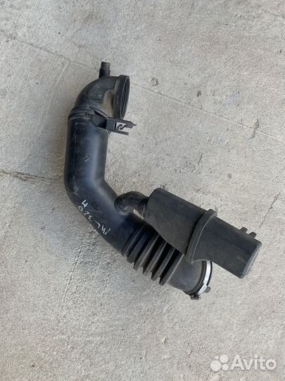 Патрубок корпуса воздушного фильтра Mercedes M112