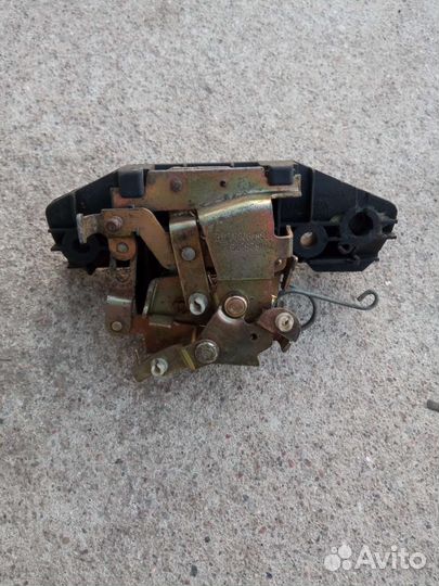 Volkswagen T4 ручка крышки багажника