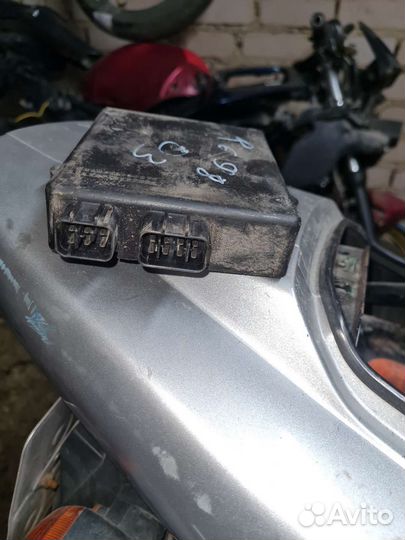 Yamaha yzf r6 коммутатор мозги 98 02 год