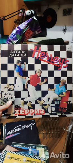 Виниловые пластинки (35шт) с подставкой