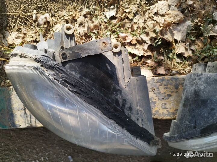 Передние фары на priora 1, одну не продаю