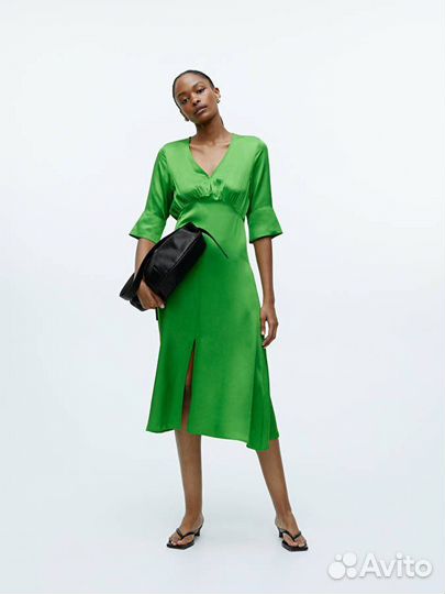 Платье arket миди с V-образным вырезом